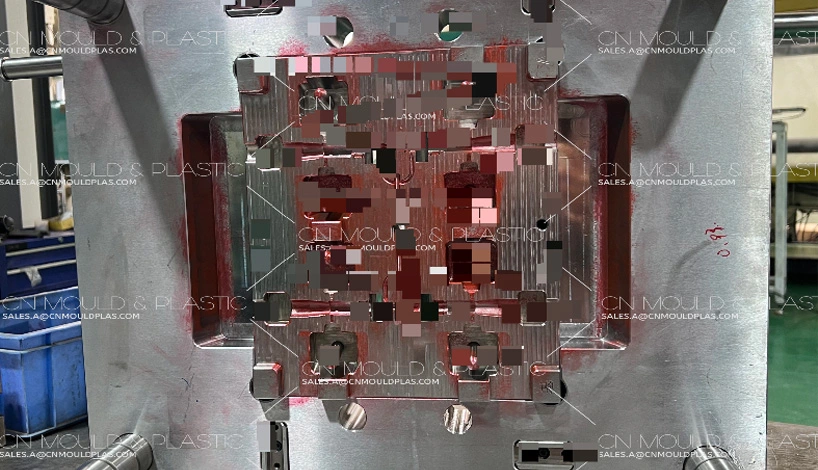 Stampaggio ad iniezione elettrico marino