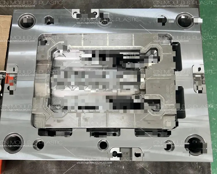 Quali materiali possono essere utilizzati nello stampaggio di inserti?